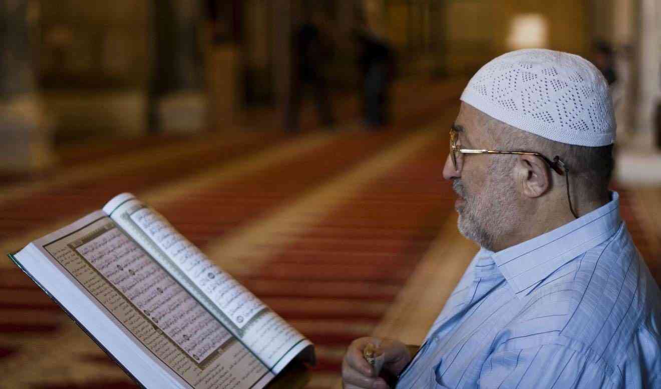 4 Cara Ini Bisa Mengantarkan Muslim Bersahabat dengan Al Qur'an, Apa Saja?