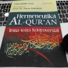 Hermeneutika Al Quran Tema-Tema Kontroversial, Bacaan Filsafat di Bulan Ramadan