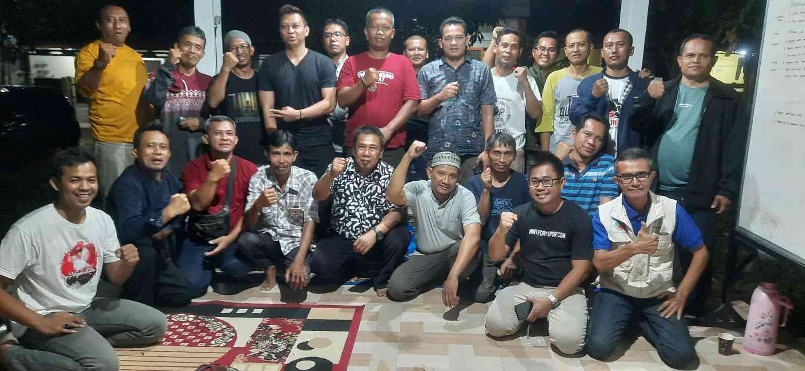 Warga Dusun V Sukaluyu Perumnas Telukjambe, Gelar Bukber dan Diskusi Masalah Sosial
