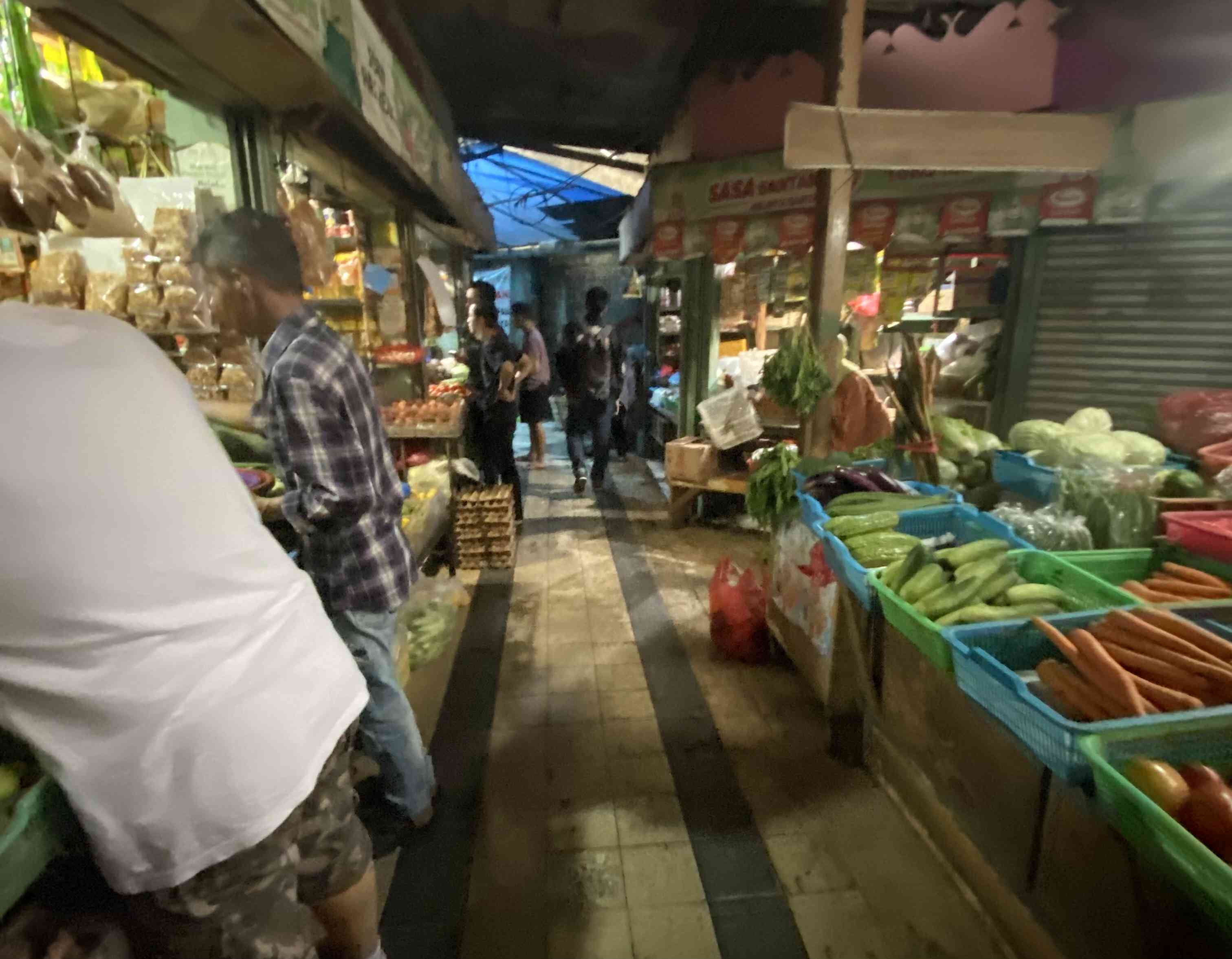 Kenaikan Harga Diberbagai Toko Pasar Cihapit Saat Bulan Ramadhan
