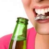 Hukum Menggigit dan Membuka Sesuatu dengan Gigi Saat Berpuasa