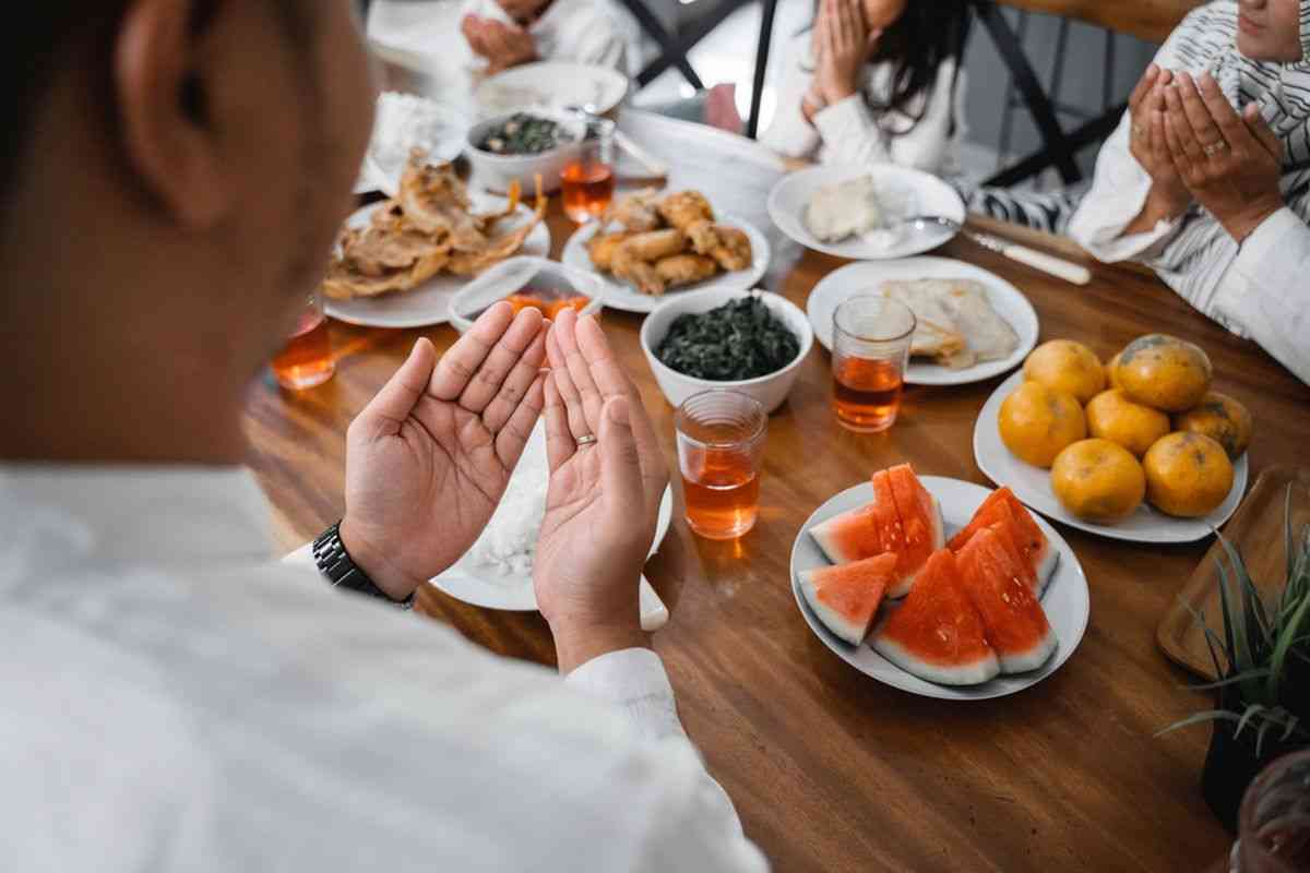 Pantun Menjelang Buka Puasa