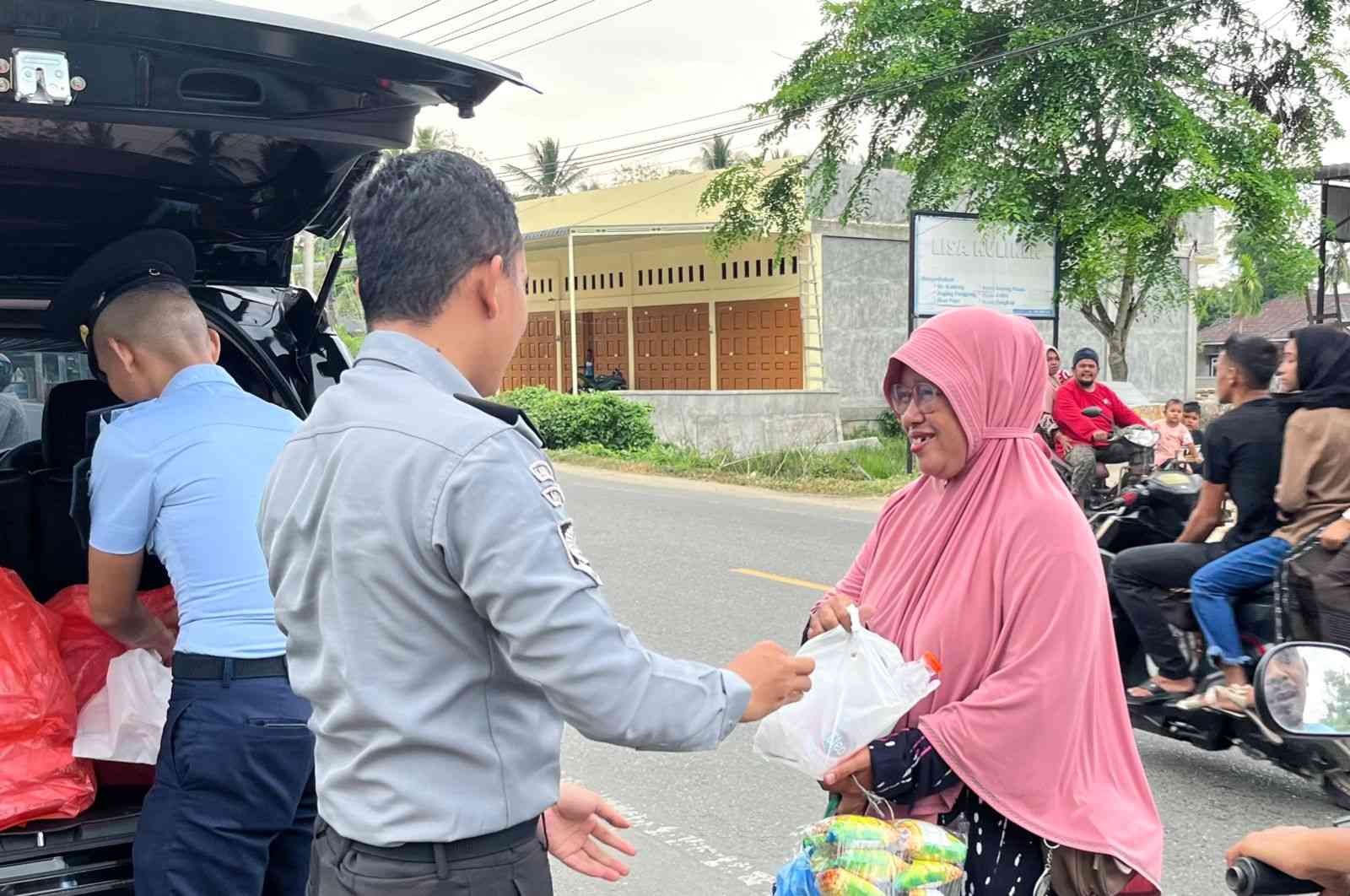 Peringati Hari Bakti Pemasyarakatan Ke-60, Lapas Idi Gelar Berbagi Takjil Kepada Masyarakat