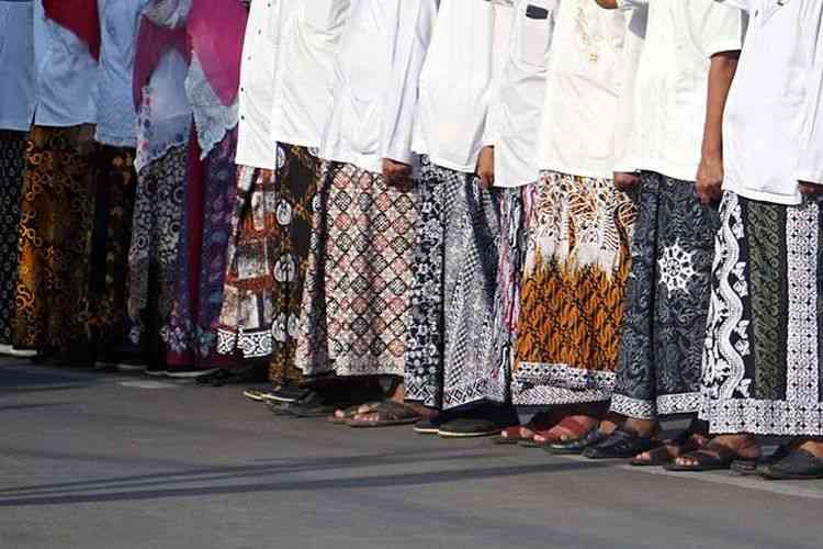 Yuk Lebaran Memakai Outfit Baju dan Sarung Batik, Ini Reels-nya!