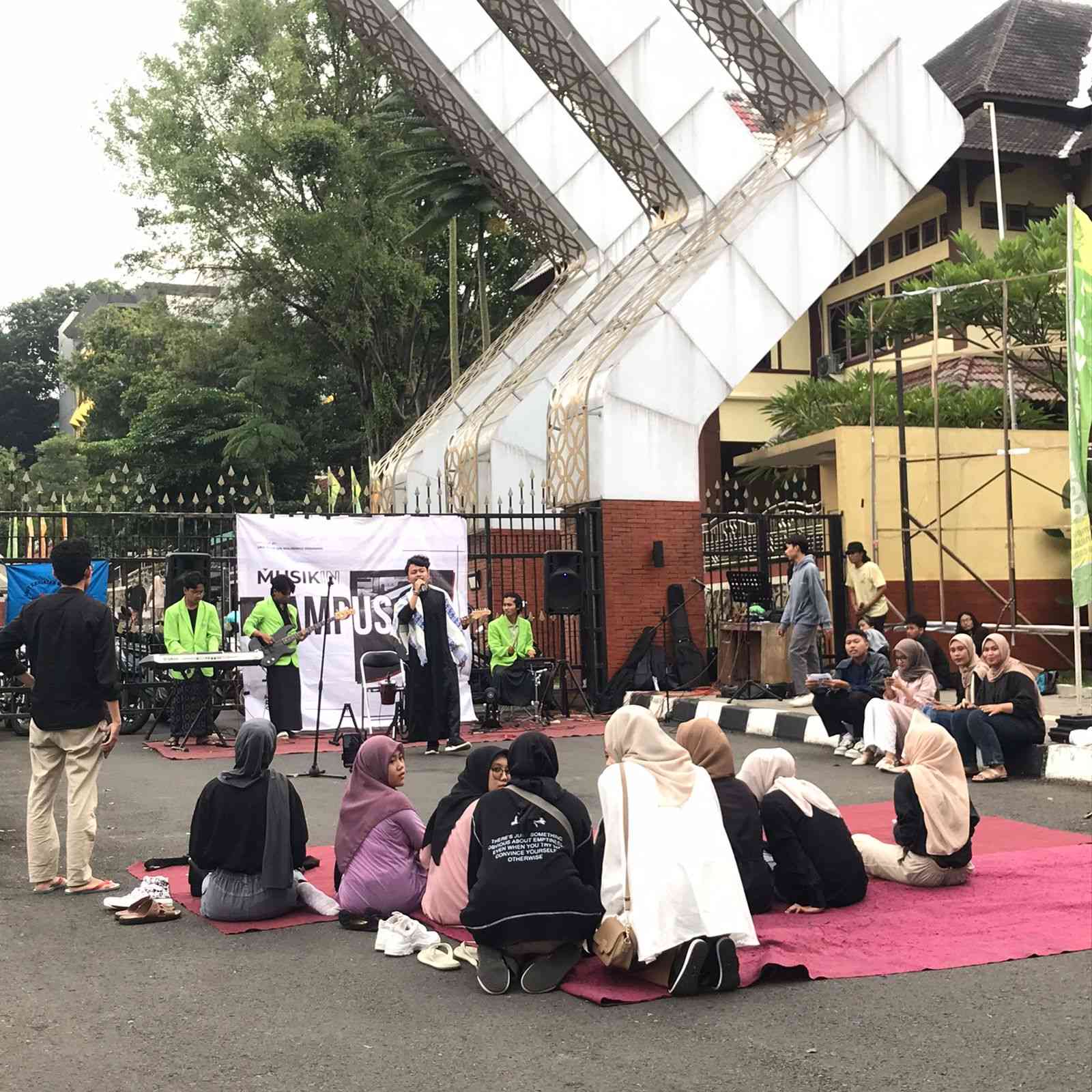 Ngabuburit dan Berkreasi bersama UKM Musik UIN Walisongo Semarang