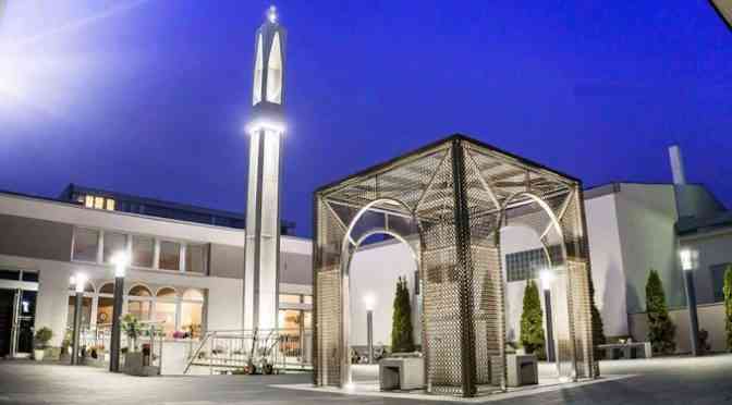 Masjid di Stuttgart dengan Minaret Simbol Toleransi