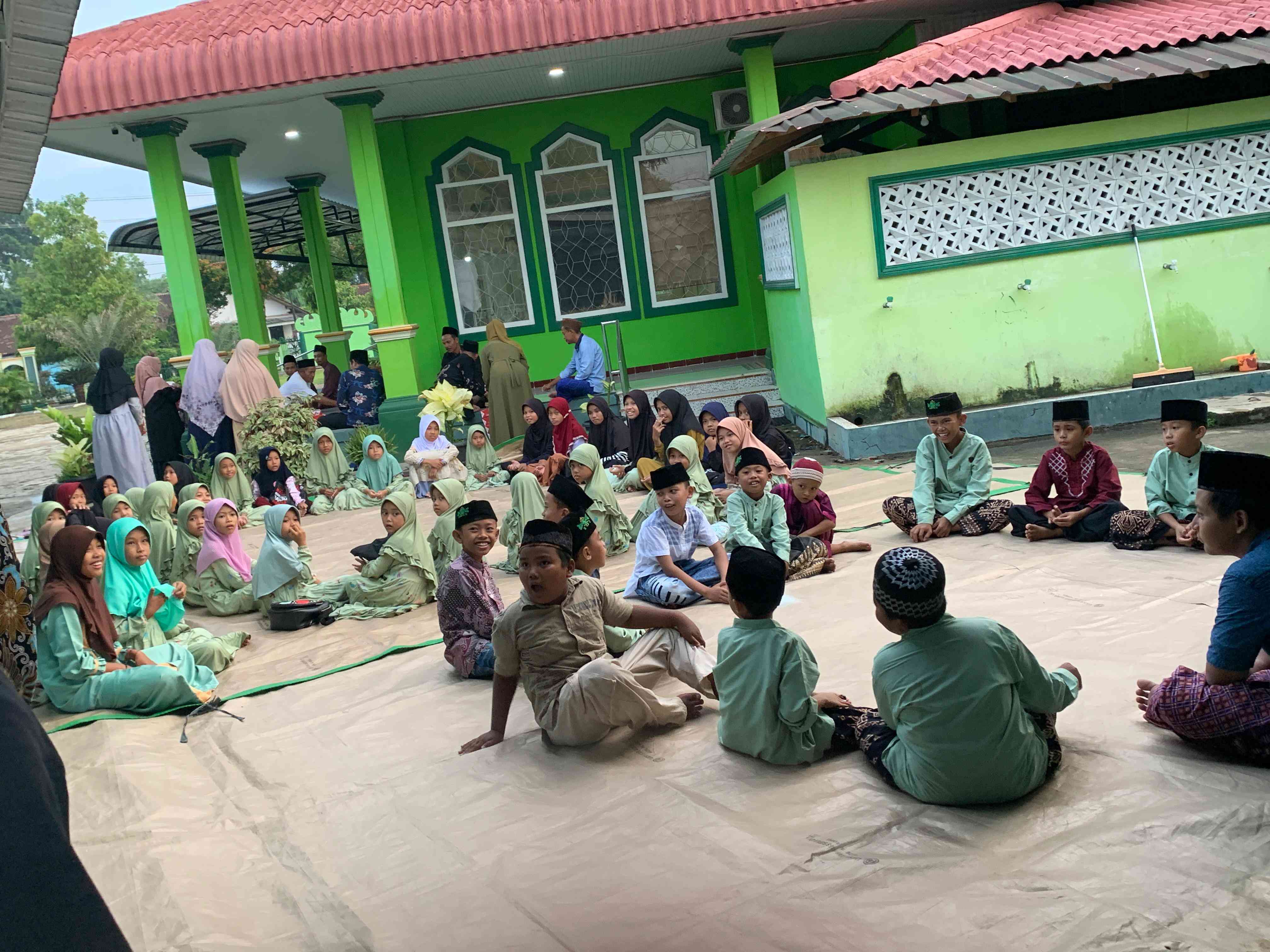 Buka Bersama Santri TPA Mamba'ul Ulum