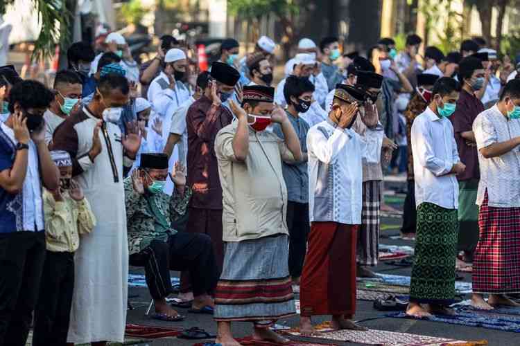 Tentang Mbah Benu Menelepon Allah