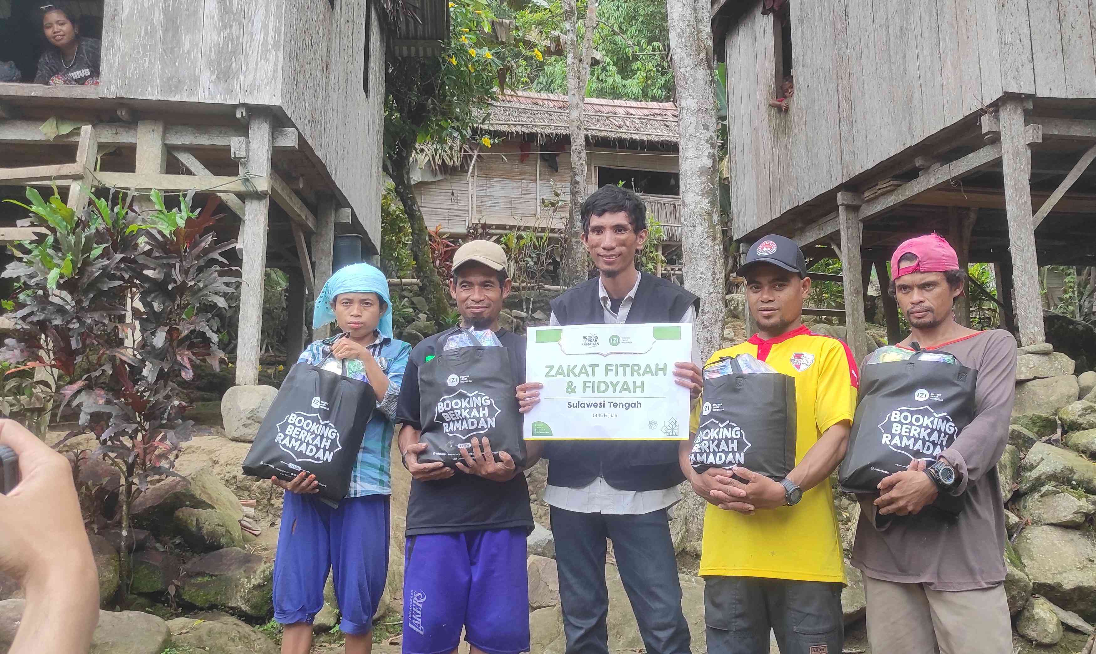 Inisiatif Zakat Indonesia (IZI): Salurkan Zakat di Pedalaman Soda Donggala