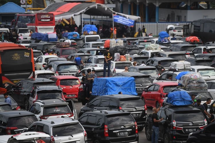 Perjalanan Pulang Penuh Makna: Menjelajahi Esensi Mudik dan Silaturahmi