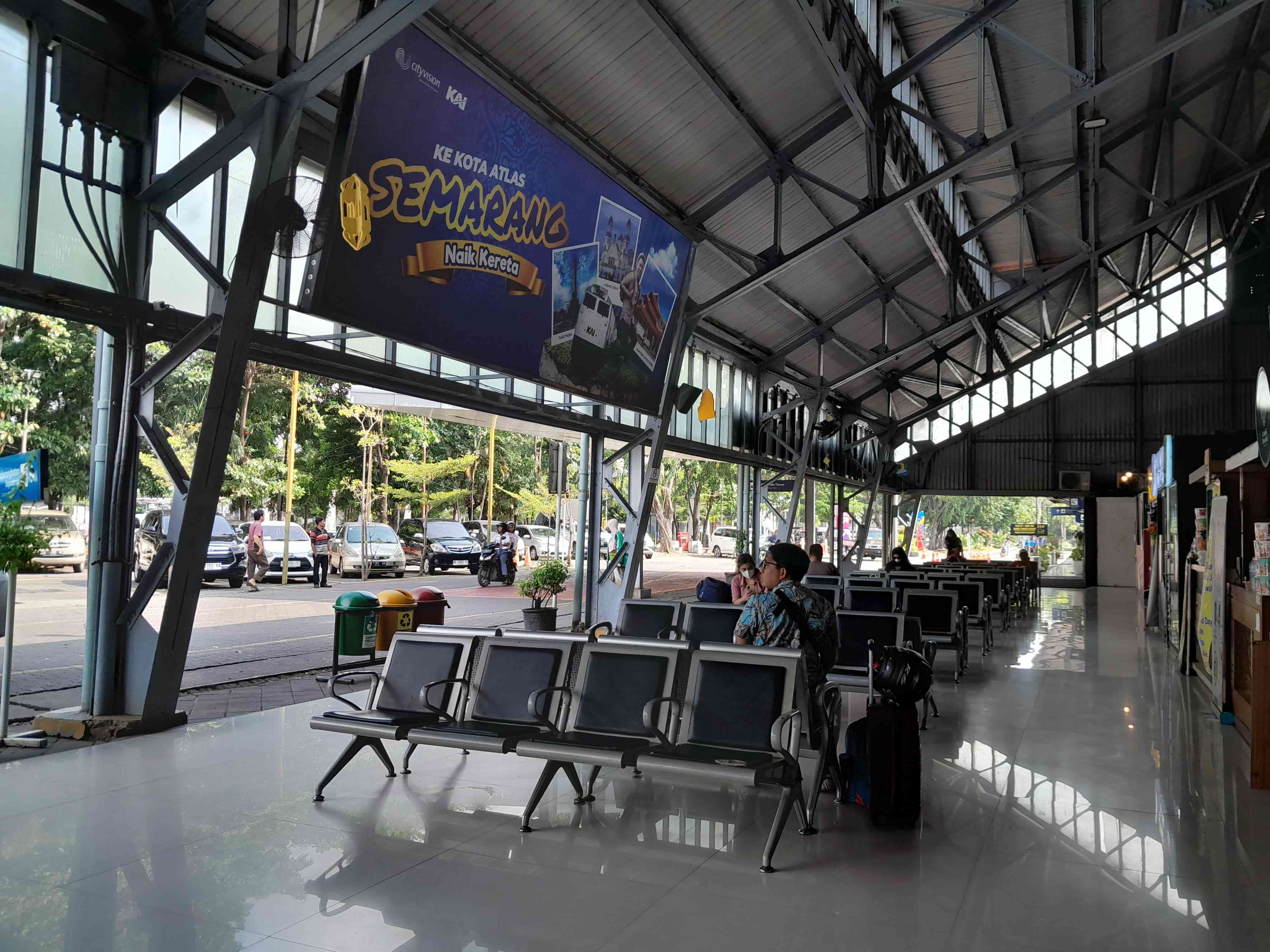 Jelang Cuti Bersama Lebaran Tahun 2024, Per Hari Ini Belum Nampak Kepadatan Pemudik di Stasiun Semarang Tawang