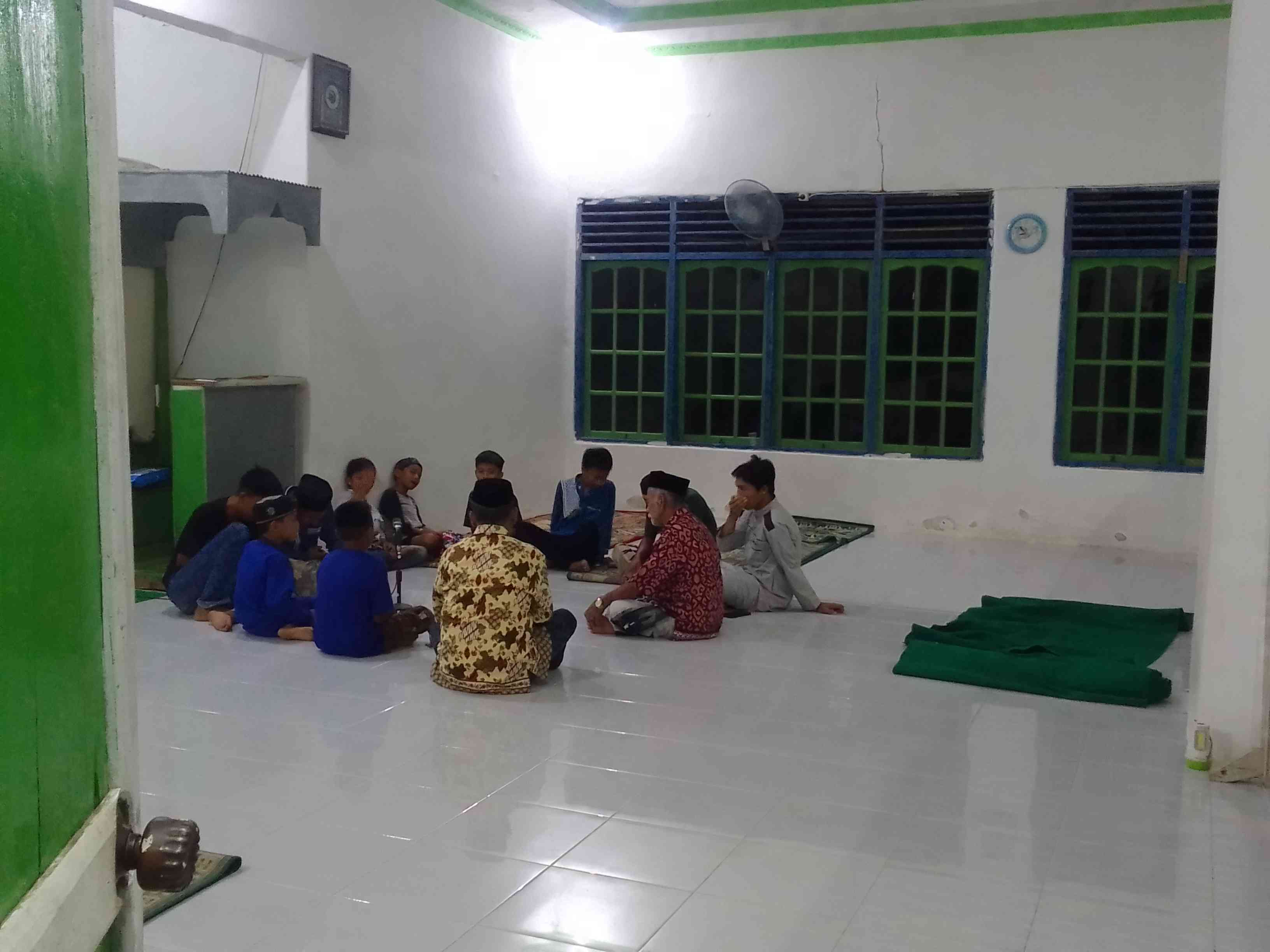 Memeriahkan Malam Idul Fitri: Suara Takbiran dan Harapan di Masjid Ridhosshalihin