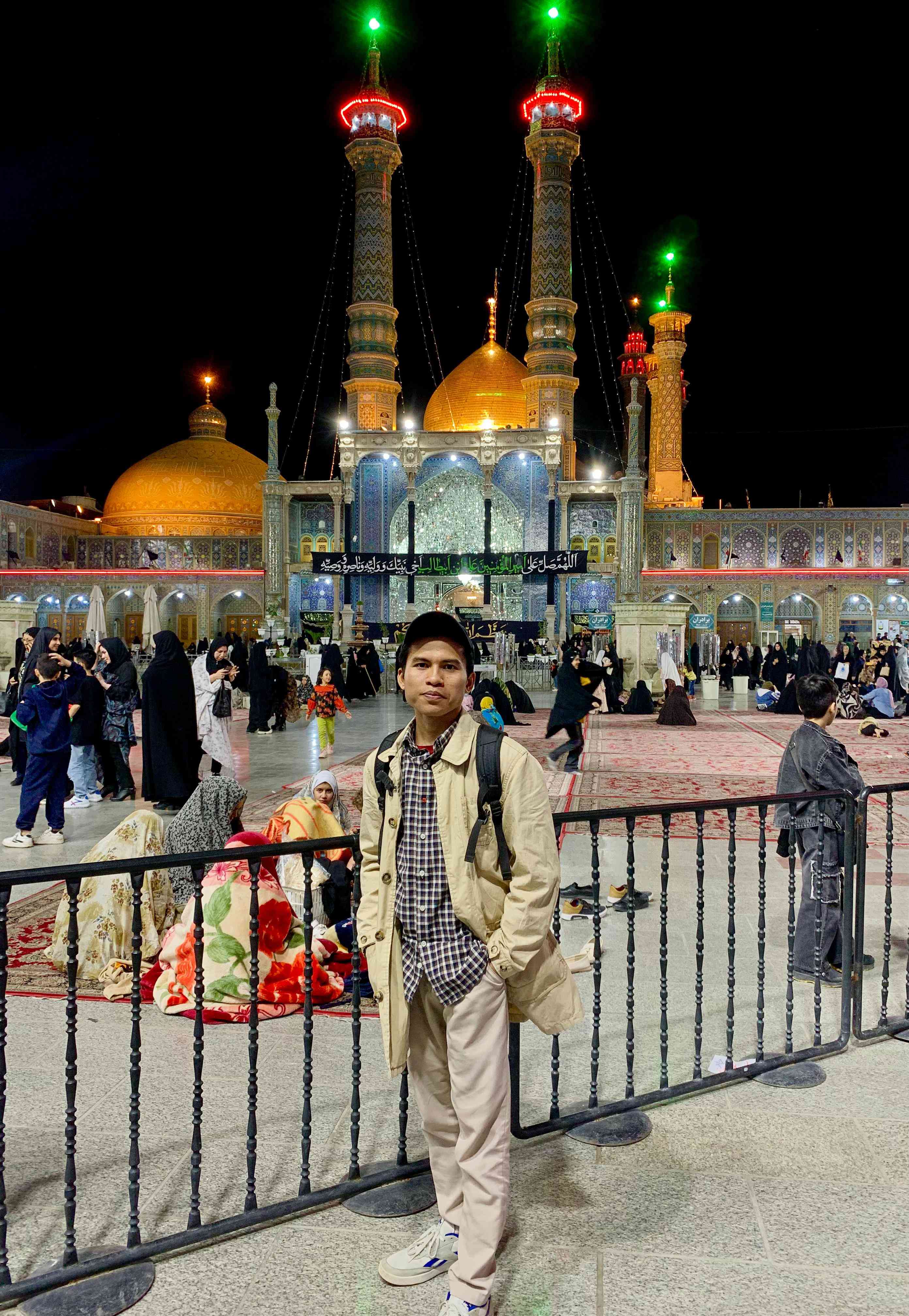 War Lailatul Qadar di Kota Qom Iran