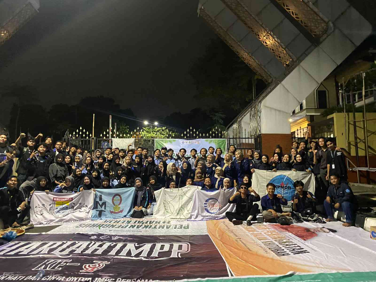 Berbagi Takjil dan Buka Puasa Bersama Mahasiswa Organisasi Daerah (ORDA) Plat G UIN Walisongo Semarang