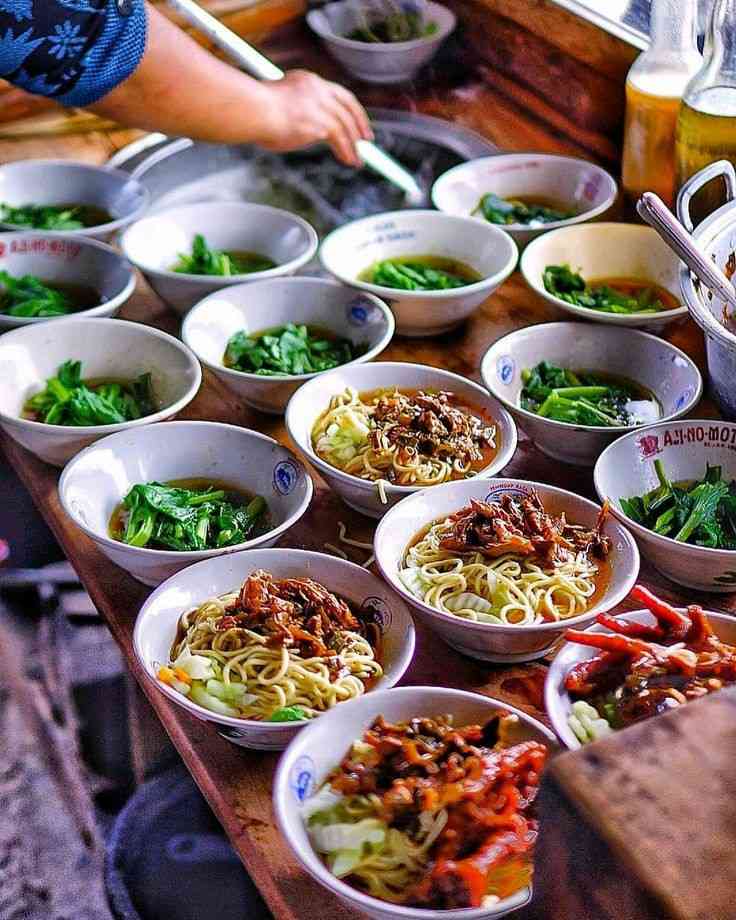 Budaya Lebaran: Berburu Mie Ayam dan Bakso