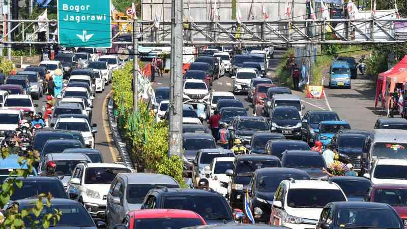 Mengapa Warga Jakarta Hobi ke Puncak Saat Liburan?