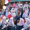Seragam Baru, Beban Lama: Kontroversi Kebijakan Pendidikan Terbaru Indonesia!