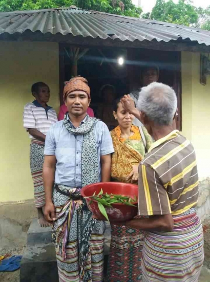 Kaos Nono dan Tasaeb Nono dalam Adat Perkawinan Orang Timor