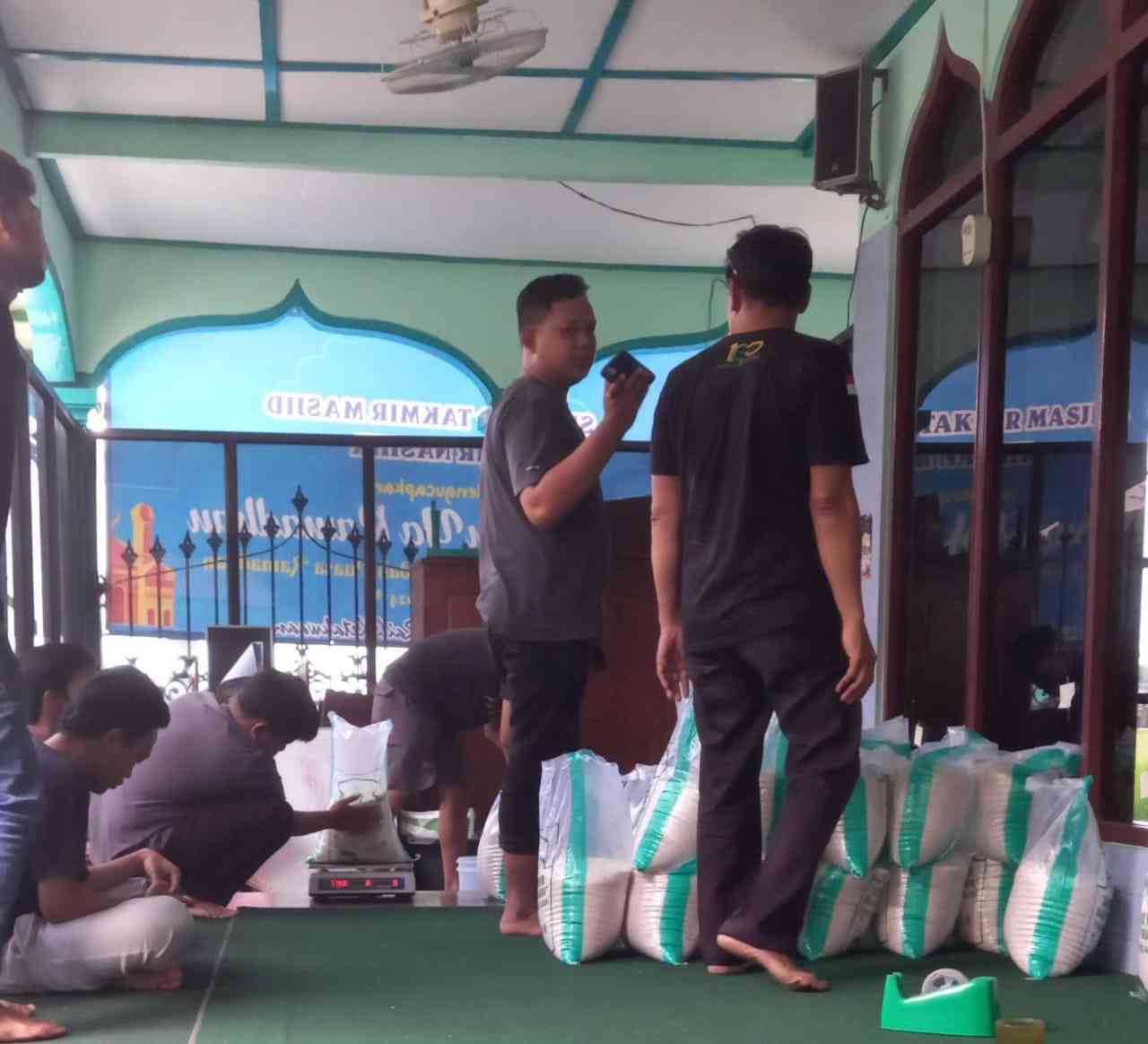 Pembayaran Zakat Fitrah Ramadhan di Masjid Nur-Nashir Desa Tinggen Duwet, Wonosari, Klaten