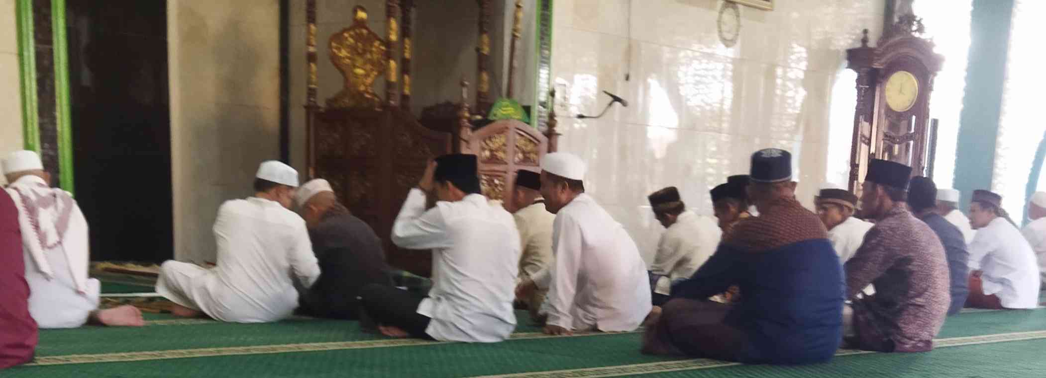 Menjadi Marbut Masjid Berdampak, Gelar Sarjanapun Diraih