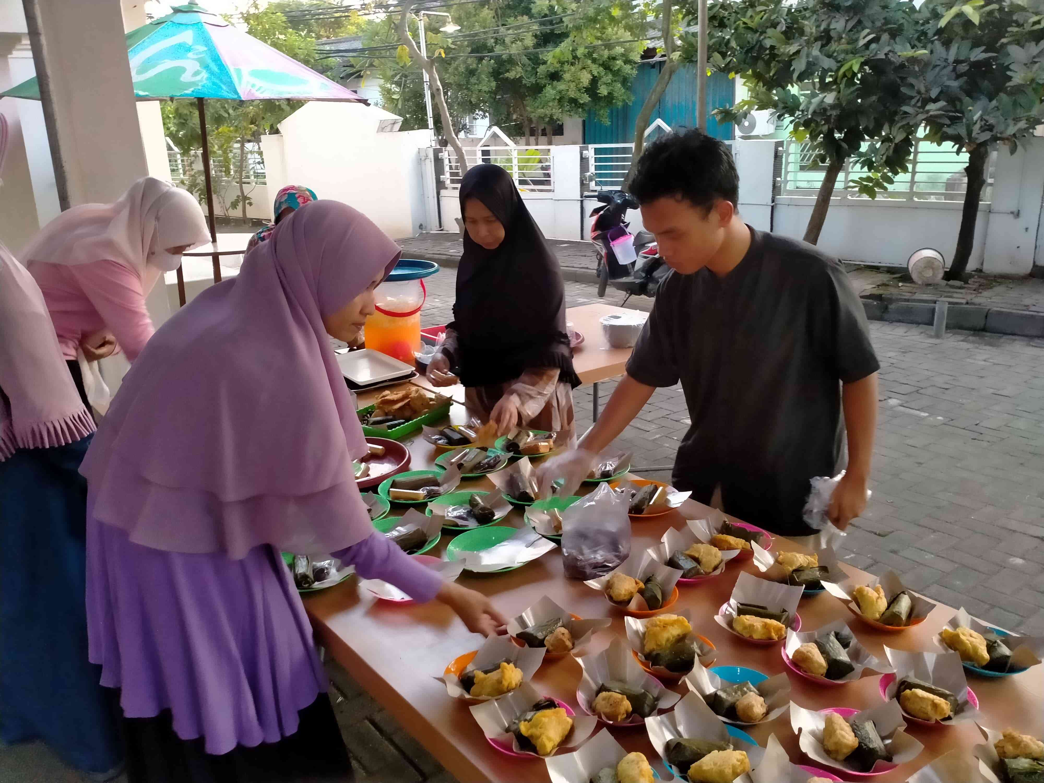 Asyiknya Menyiapkan Menu Berbuka Puasa serta Buka Bersama!