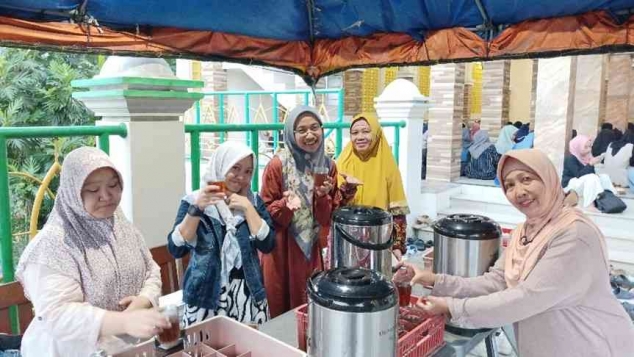 Nguri-nguri Masjid Al-Ikhlas Perumahan BPI Ngaliyan Semarang di Bulan Ramadhan