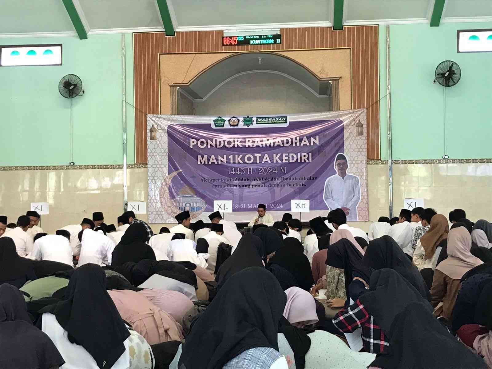 Menggali Makna Sejati Bulan Ramadan: Suasana Hangat Pondok Ramadan di MAN 1 Kota Kediri