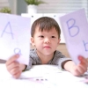 Anak Anda Belum Bisa Baca Tulis? Cobalah Metode Belajar Bahasa Montessori