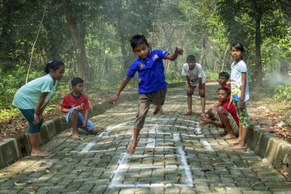 Menjaga Punahnya Permainan Tradisional Anak di Era Digital Game