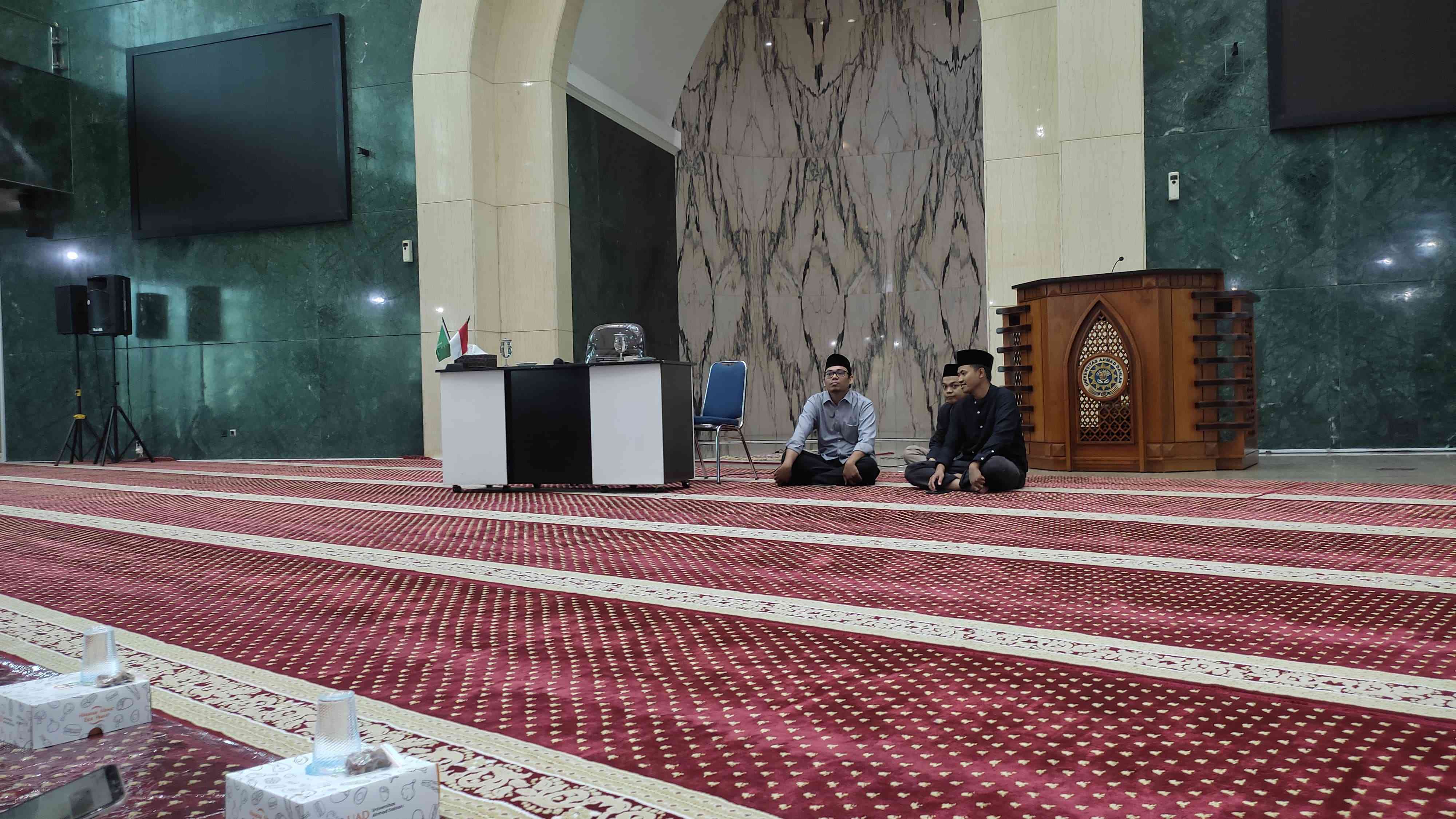 Islamic Center UAD: Spot Takjil Gratis di Jogja Bagian Selatan