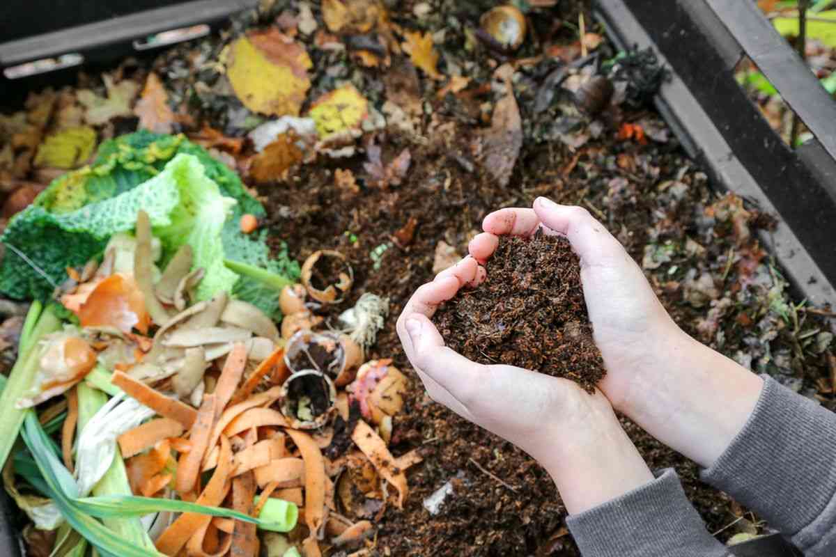 Menebus 'Dosa Sampah' Ramadan dengan Aksi Jempolan