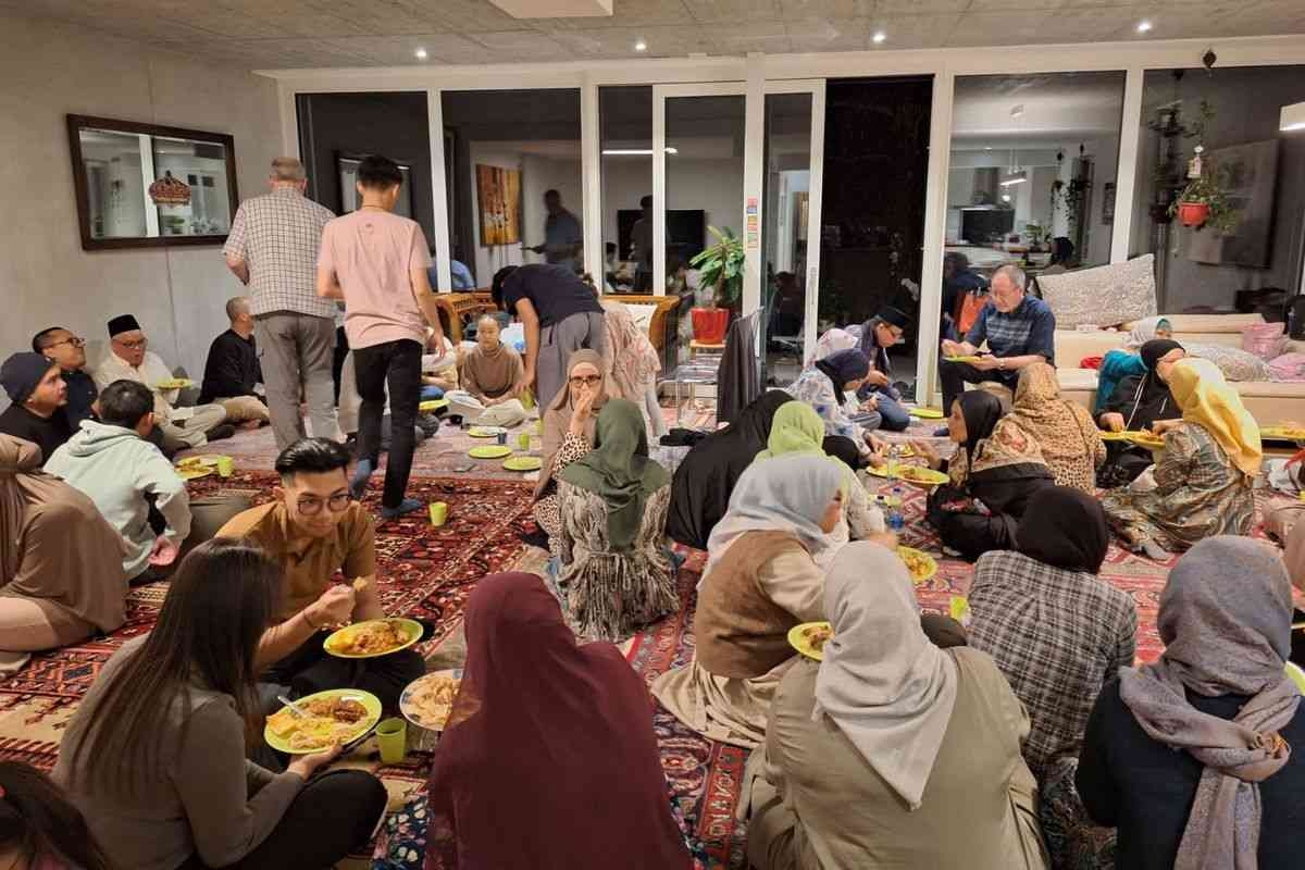 Bukber Itu Harusnya Menyenangkan, Bukan Ajang Pamer atau Paksaan