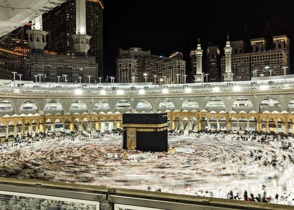 Tangisan di Masjidil Haram Ketika Shalat Lail yang Menggetarkan Hati