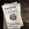 Resensi Buku The Psychology of Money: Timeless Lesson on Wealth, Greed and Happiness
