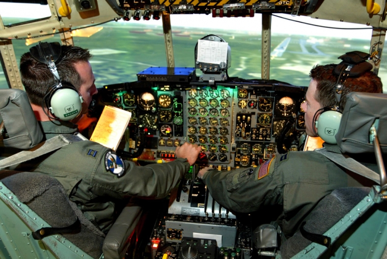 Mengenal Pesawat Terbang Multi Fungsi Hercules Kompasiana Com