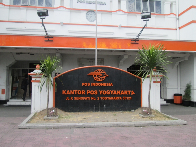 Memperingati Sumpah Pemuda di Kantor Pos oleh Fina Memperingati Sumpah Pemuda di Kantor Pos oleh Fina