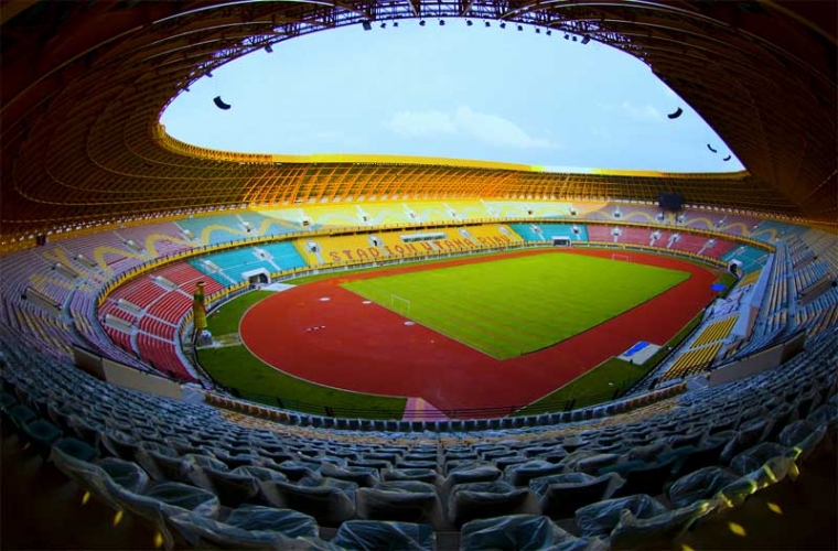 Stadion Utama Riau Kini Terlantar Dan Jadi Sarang Maksiat Kompasiana Com