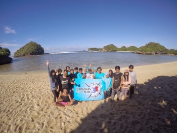 Jelajah Pantai Tiga Warna Malang Kompasiana Com Jelajah Pantai Tiga Warna Malang Kompasiana Com