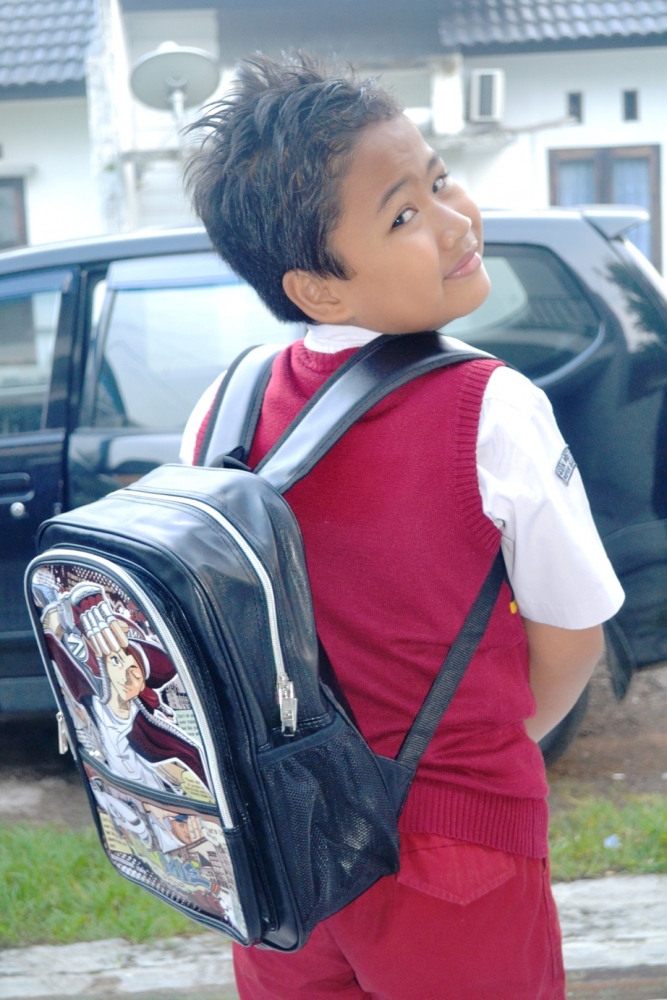 Tas Sekolah Anak SD Kok Berat Sekali oleh Benny Rhamdani Tas Sekolah Anak SD Kok Berat Sekali oleh Benny Rhamdani