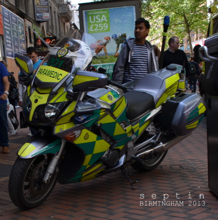 Ambulans Sepeda Motor Beroperasi di Inggris Kompasiana com Ambulans Sepeda Motor Beroperasi di Inggris Kompasiana com