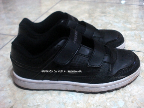 Murid Baru Sepatu Baru oleh Edi Kusumawati Halaman 1 Murid Baru Sepatu Baru oleh Edi Kusumawati Halaman 1