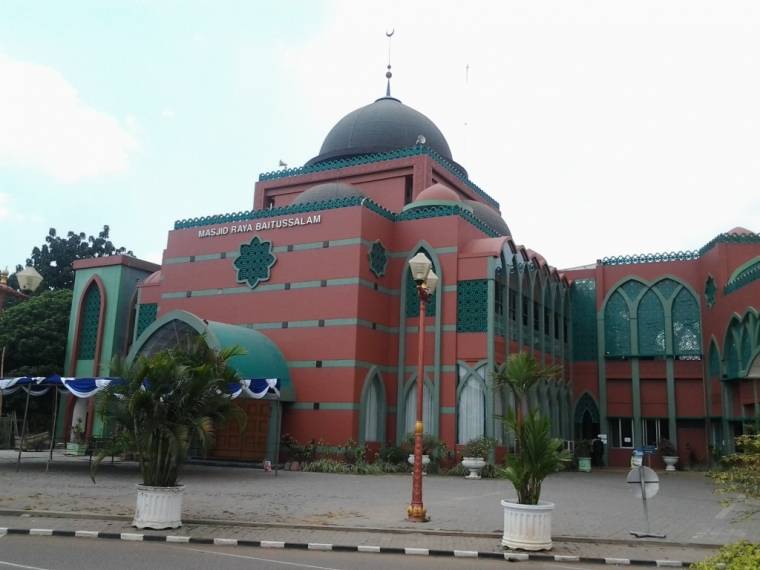 Menelusuri "Lorong Waktu" di Masjid Raya Baitussalam oleh  Menelusuri "Lorong Waktu" di Masjid Raya Baitussalam oleh