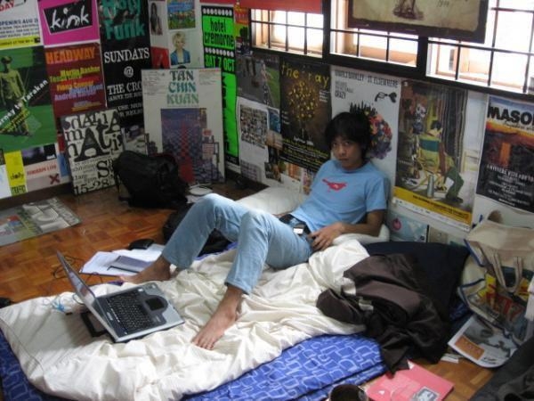 Dari  Kamar  Mewah Aku Kos di Kamar  Sempit Berdinding   Dari  Kamar  Mewah Aku Kos di Kamar  Sempit Berdinding