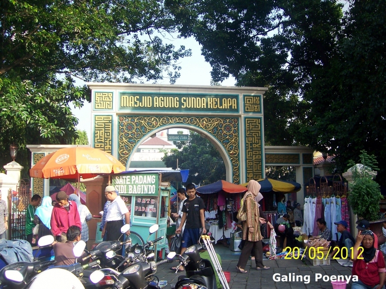 Santapan Rohani Sekaligus Berwisata Kuliner di Masjid Santapan Rohani Sekaligus Berwisata Kuliner di Masjid
