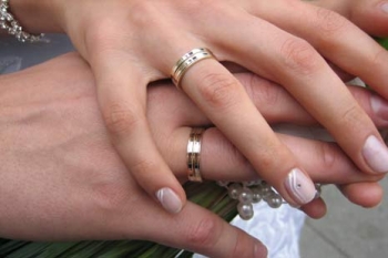 87 Gambar Tangan Yang Ada Cincin Tunangan Terlihat Keren 87 Gambar Tangan Yang Ada Cincin Tunangan Terlihat Keren