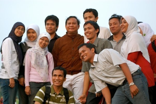 Anak-anak Muda 'di Panggung Belakang Politik' Pak Prabowo 