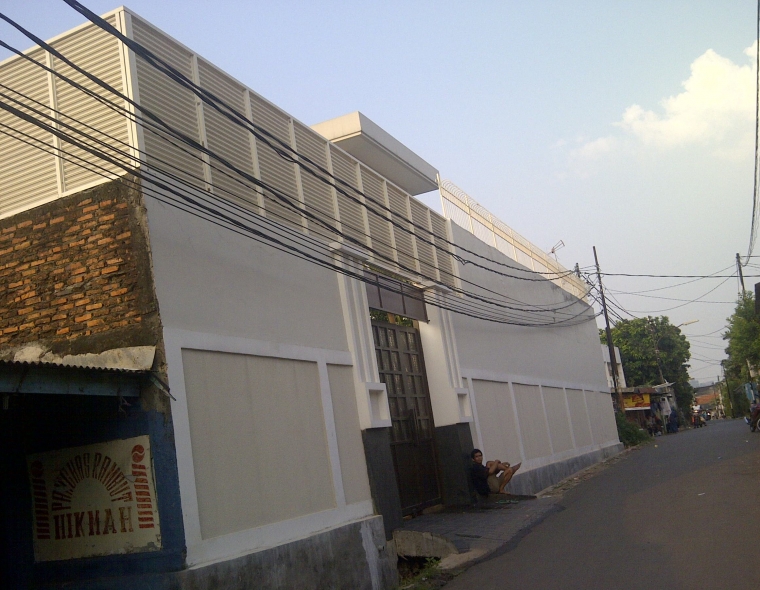  Rumah dengan Pagar Tinggi Bunuh Gotong Royong oleh 