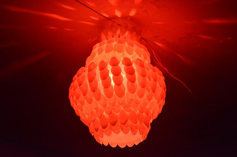 Kreasi Lampion  dari  Toples dan Sendok  Plastik  Kompasiana com Kreasi Lampion  dari  Toples dan Sendok  Plastik  Kompasiana com