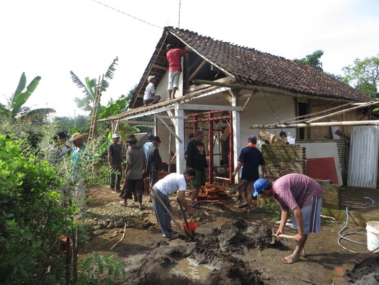 Gambar Gotong Royong Di Rumah - Kelab Prostar Daerah Sepang: Gotong