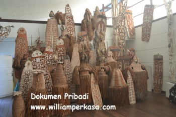 Ukiran Kayu Suku Asmat Dari Papua Gambar Ukiran Kayu Ukiran Kayu Suku Asmat Dari Papua Gambar Ukiran Kayu